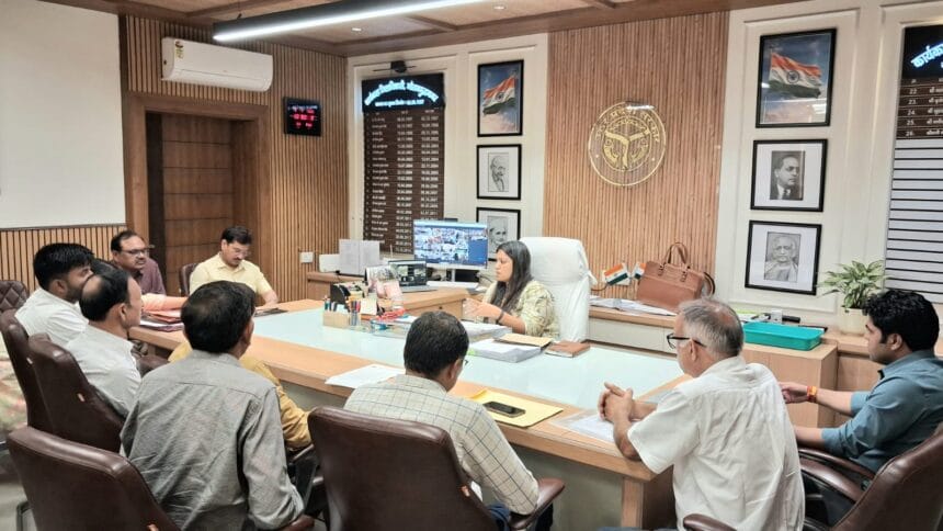 गौतमबुद्ध नगर: उद्यमियों की समस्याओं पर DM का एक्शन प्लान: औद्योगिक क्षेत्रों के संयुक्त निरीक्षण के निर्देश, लापरवाही पर कड़ा रुख