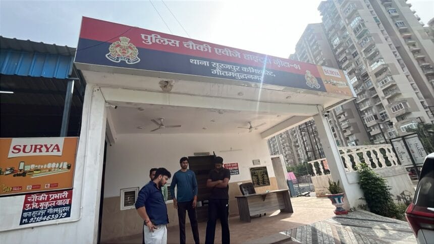 ग्रेटर नोएडा: डेल्टा-3 में स्कॉर्पियो कार के अंदर खून से लथपथ मिला युवक का शव, तमंचा बरामद |