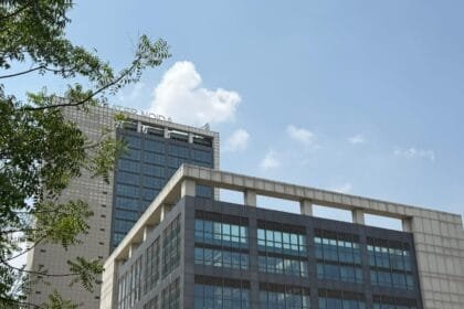 ग्रेटर नोएडा: पाली और बोड़ाकी अंडरपास का अंधेरा होगा दूर; DFCC कॉरिडोर के नीचे लगेगी 100 से अधिक LED लाइटें, हादसों पर लगेगी रोक