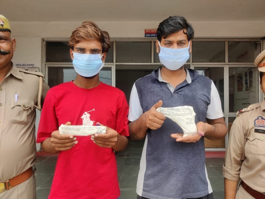 ग्रेटर नोएडा: घर पर फायरिंग कर रंगदारी और धमकी देने वाले 2 बदमाश गिरफ्तार, पिस्तौल व चाकू बरामद,बादलपुर पुलिस की कार्रवाई