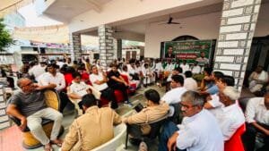 ग्रेटर नोएडा: इमलियाका में किसान मजदूर संघर्ष मोर्चा का बड़ा सम्मेलन; 10% आबादी प्लॉट और रोजगार को लेकर कलेक्ट्रेट पर महाआंदोलन का ऐलान