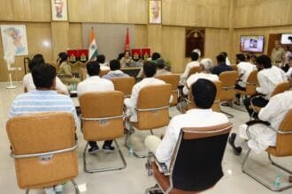 गौतमबुद्धनगर: पुलिस कमिश्नर के ठोस आश्वासन के बाद किसान संघर्ष मोर्चा का आंदोलन स्थगित; तीनों प्राधिकरणों के CEO व DM के साथ होगी निर्णायक वार्ता