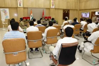 गौतमबुद्धनगर: पुलिस कमिश्नर के ठोस आश्वासन के बाद किसान संघर्ष मोर्चा का आंदोलन स्थगित; तीनों प्राधिकरणों के CEO व DM के साथ होगी निर्णायक वार्ता