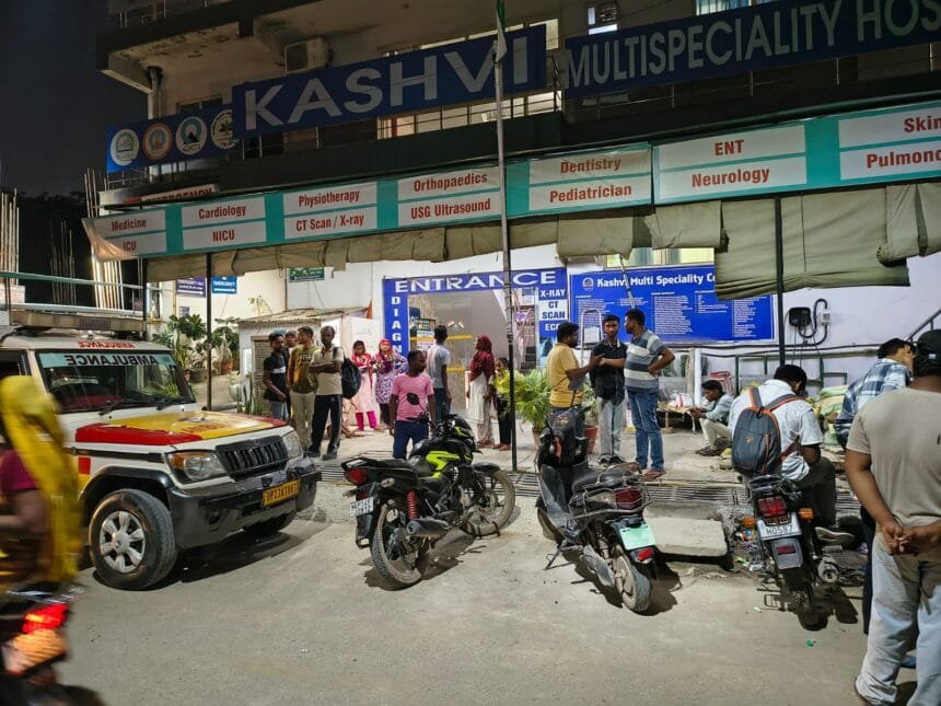 ग्रेटर नोएडा में बड़ा हादसा: गोल्फ होम्स सोसाइटी की 14वीं मंजिल से गिरकर दो मजदूरों की मौत; सुरक्षा में लापरवाही पर ठेकेदार हिरासत में