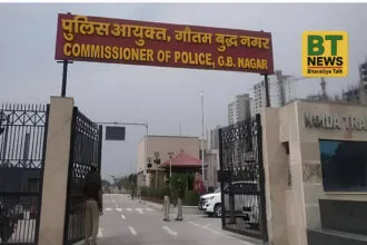 नोएडा में चली 'तबादला एक्सप्रेस': पुलिस कमिश्नरेट में बड़ा प्रशासनिक फेरबदल; तीनों जोनों और जेवर एयरपोर्ट थाने में 98 को मिली नई फील्ड तैनाती