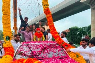 ग्रेटर नोएडा पहुंचे बृजभूषण शरण सिंह का जोरदार स्वागत, प्रेस वार्ता में बोले- 'खुद को कभी अपराधी नहीं माना'
