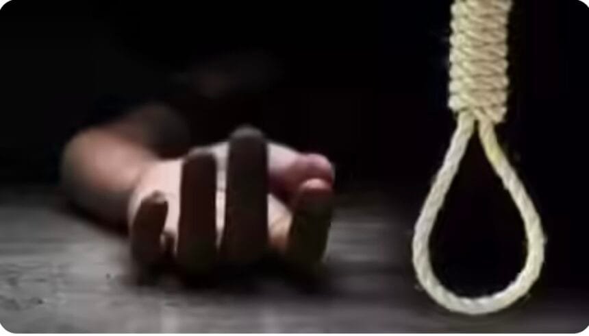 नोएडा: लोकसभा सचिवालय के निदेशक ने की आत्महत्या, 15 पन्नों के सुसाइड नोट में बयां की 70 लाख के कर्ज की दास्तान