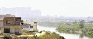 नोएडा: हिंडन डूब क्षेत्र के कायाकल्प की तैयारी: ₹29,315 करोड़ से बनेगा नया इंफ्रास्ट्रक्चर; तटबंध पर 6-लेन सड़क और 10 हजार परिवारों का होगा पुनर्वास