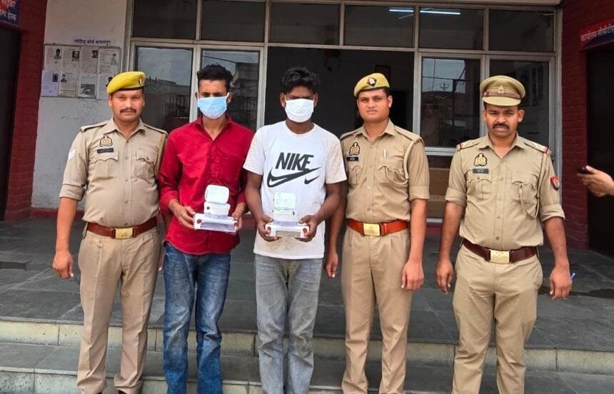ग्रेटर नोएडा: 250 CCTV कैमरे खंगालकर बादलपुर पुलिस ने सुलझाई चोरी की मिस्ट्री; मथुरा के 2 शातिर चोर गिरफ्तार, ₹1.28 लाख कैश और सोने की गिट्टी बरामद