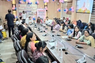 कुपोषण के खिलाफ गौतम बुद्ध नगर की ऐतिहासिक छलांग: 1 वर्ष में 18,364 बच्चे हुए सुपोषित; डीएम मेधा रूपम ने आंगनबाड़ी कार्यकर्ताओं को किया सम्मानित