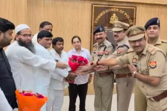 ग्रेटर नोएडा: मासूम के हत्यारे एनकाउंटर में ढेर करने पर नोएडा पुलिस का नागरिक अभिनंदन; मुस्लिम समाज ने पुलिस कमिश्नर लक्ष्मी सिंह का किया सम्मान