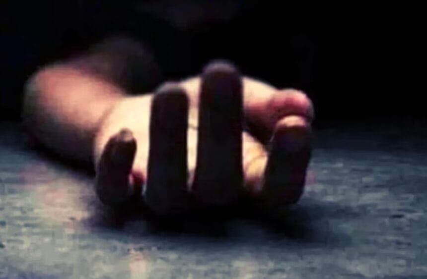 ग्रेटर नोएडा: अलीगढ़ से आलू लेकर चले कैंटर चालक की गाड़ी में संदिग्ध मौत; बंद शीशों में दम घुटने की आशंका, जांच शुरू
