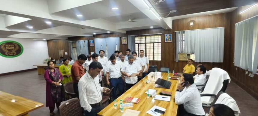 गौतमबुद्ध नगर समाधान दिवस : दादरी में 122, जेवर में 94 और सदर में 6 शिकायतें , तीनों तहसीलों में आईं 222 शिकायतें, 13 का मौके पर ही हुआ निस्तारण