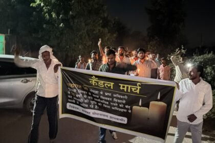 नोएडा: रास्ता बचाने सड़कों पर उतरे मोमनाथल के ग्रामीण, कैंडल मार्च निकाल CM योगी से लगाई गुहार