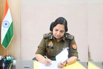 नोएडा: कमिश्नर लक्ष्मी सिंह का कड़ा एक्शन, जनसुनवाई में हीला-हवाली पर 5 चौकी प्रभारी सस्पेंड; कई ACP - SHO भी जांच के घेरे में