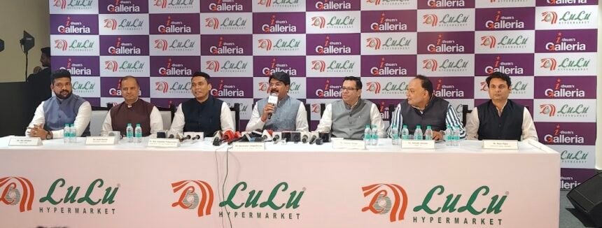 ग्रेटर नोएडा में खुला 'लुलु हाइपरमार्केट': 1 लाख वर्ग फीट में फैला भव्य स्टोर, एक ही छत के नीचे मिलेगा ग्लोबल शॉपिंग का अनुभव