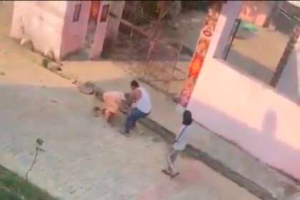 ग्रेटर नोएडा: रबूपुरा में मंदिर के पुजारी के साथ मारपीट का वीडियो सोशल मीडिया पर वायरल, आरोपी गिरफ्तार