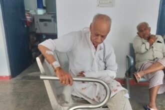 ग्रेटर नोएडा: ग्रीन बेल्ट के पेड़-पौधे हटाने को लेकर खूनी संघर्ष, घर में घुसकर हमला; 84 साल के बुजुर्ग गंभीर रूप से घायल